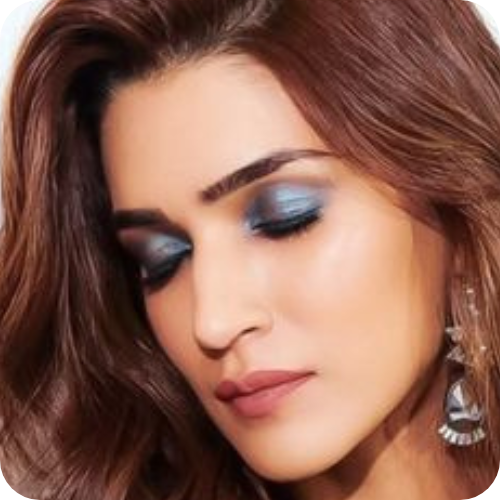 Kriti Sanon with beautiful eye makeup